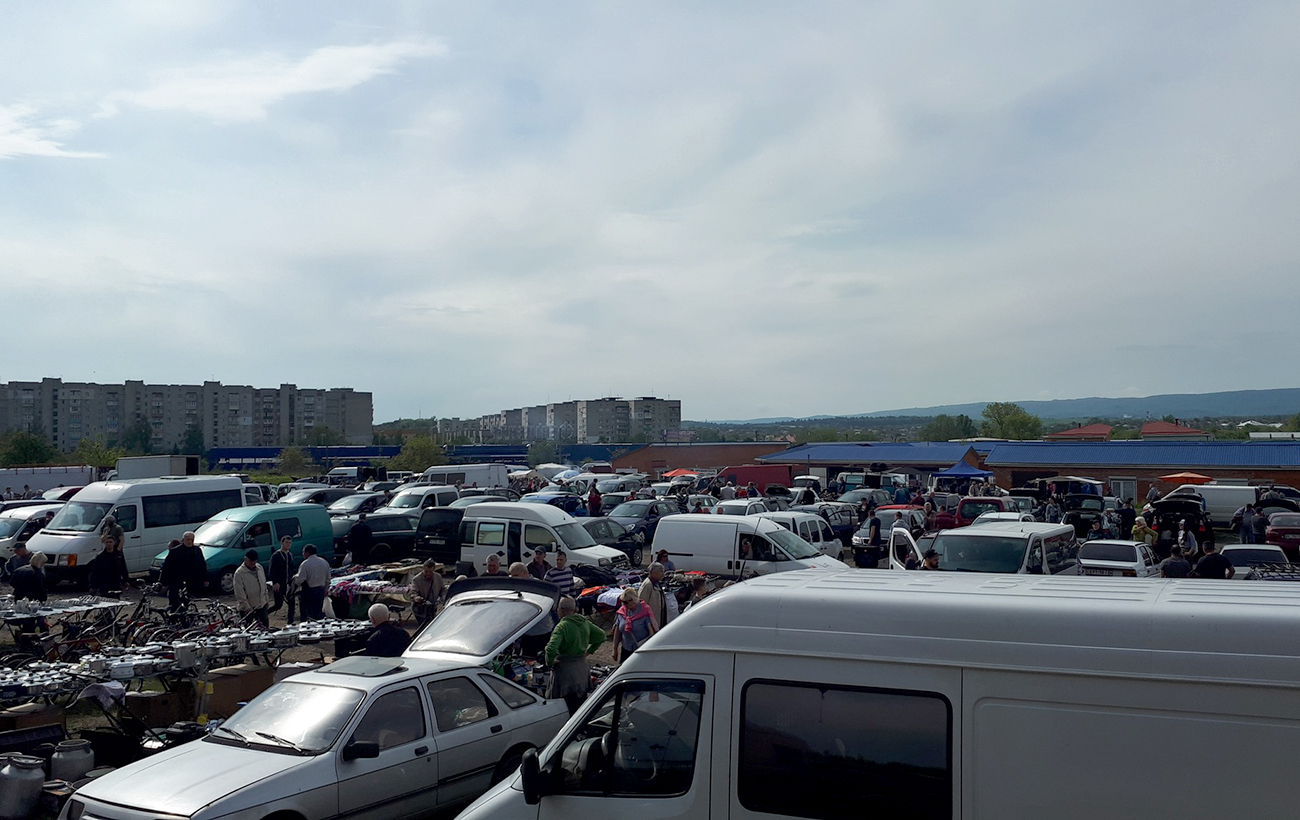 Як ввезти в Україну та розмитнити авто з Європи: всі деталі